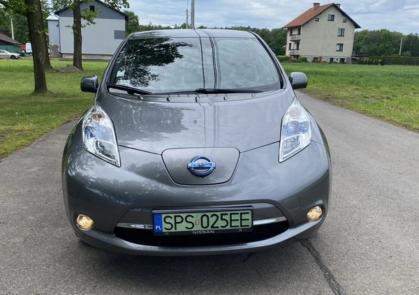 Nissan Leaf cena 53900 przebieg: 65000, rok produkcji 2017 z Dęblin małe 596